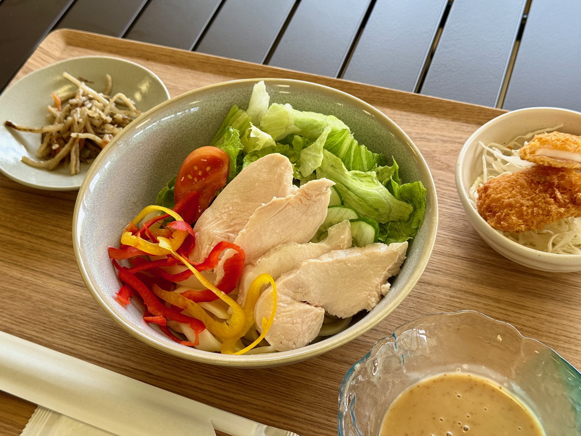 鶏ハムサラダきしめん